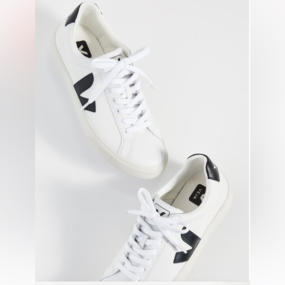 Veja Shoes - Veja Esplar Logo Sneakers - Size 9 - Black and White